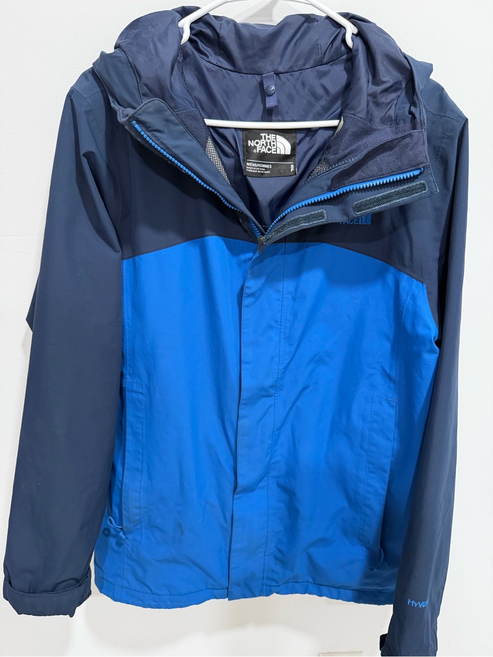 The North Face Men’s Colorblock Hooded Rain Jacket - Dark Blue & Bright Blue